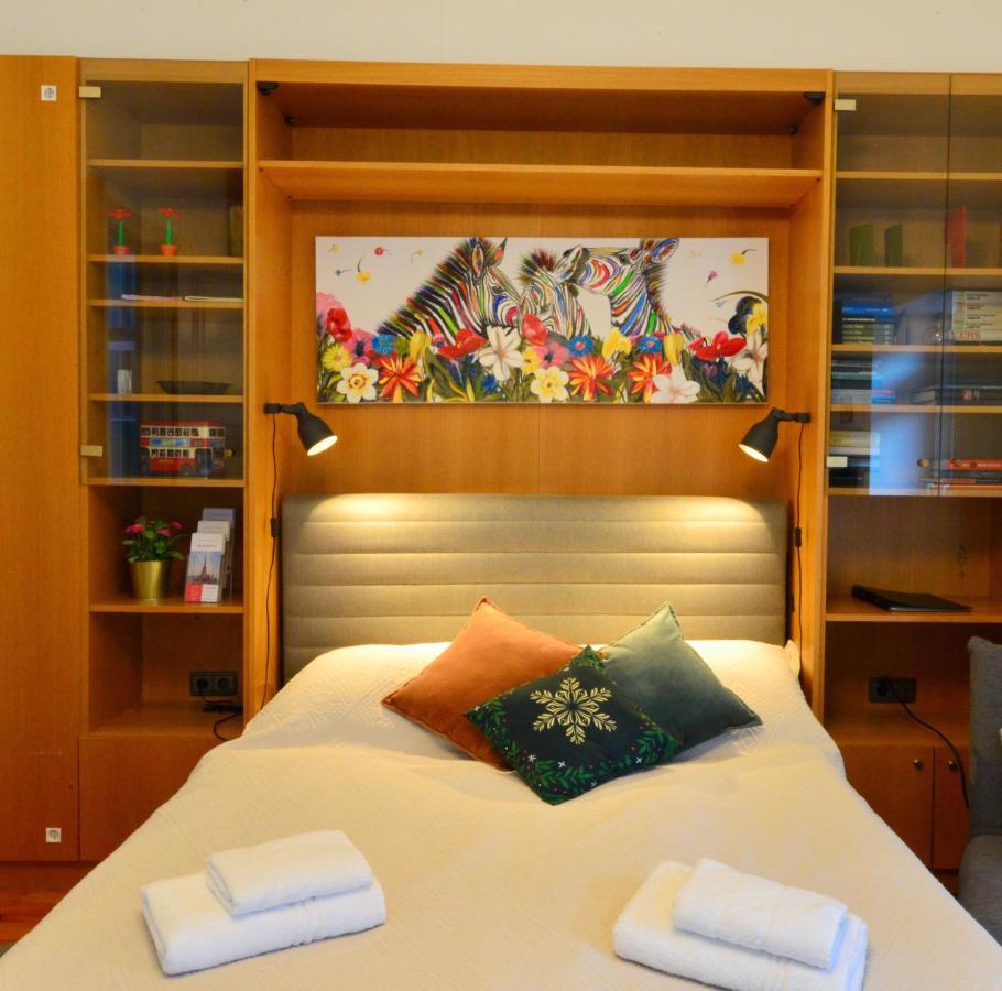 Charming With Balcony In Hip & Trendy Margareten Wien Eksteriør billede