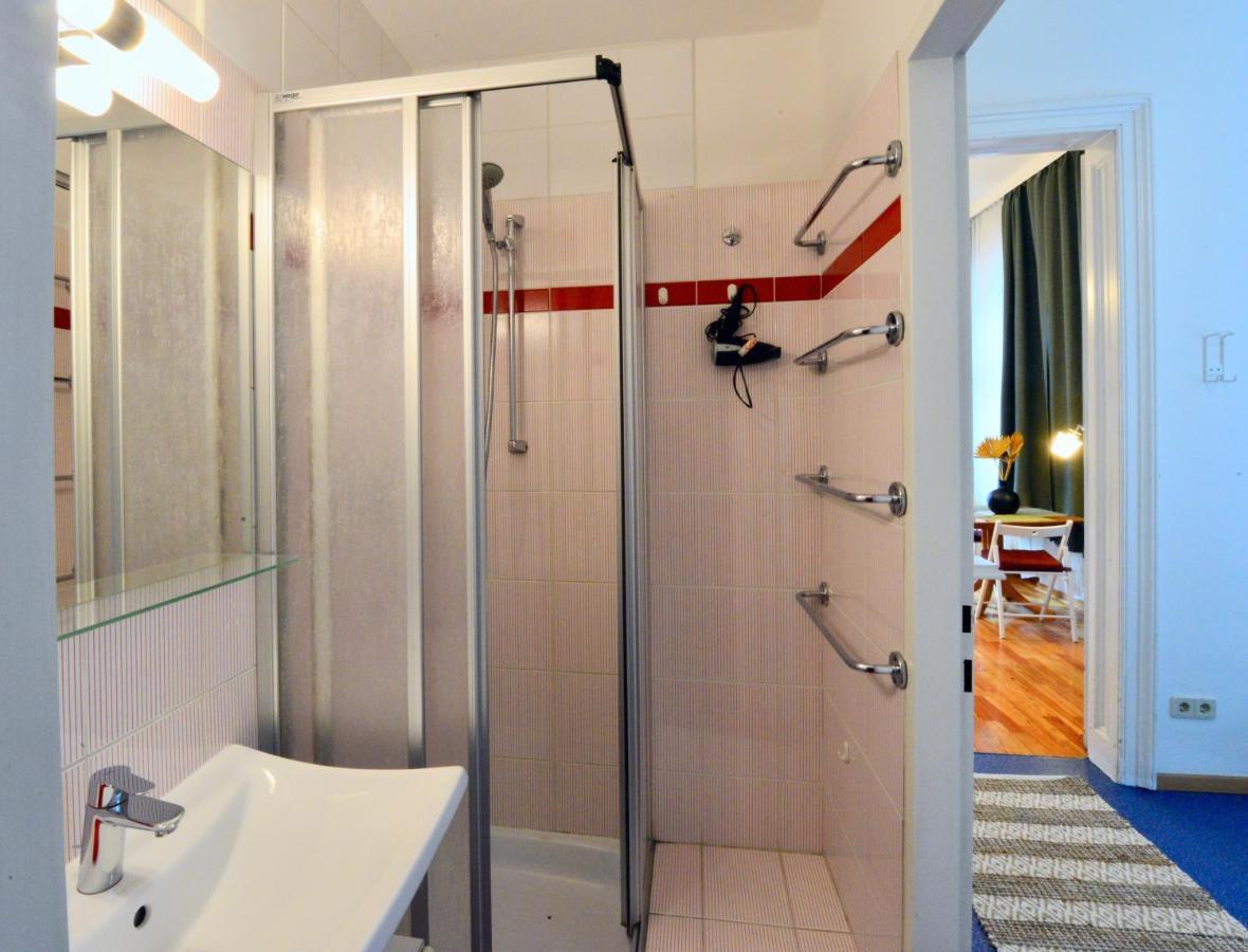 Charming With Balcony In Hip & Trendy Margareten Wien Eksteriør billede