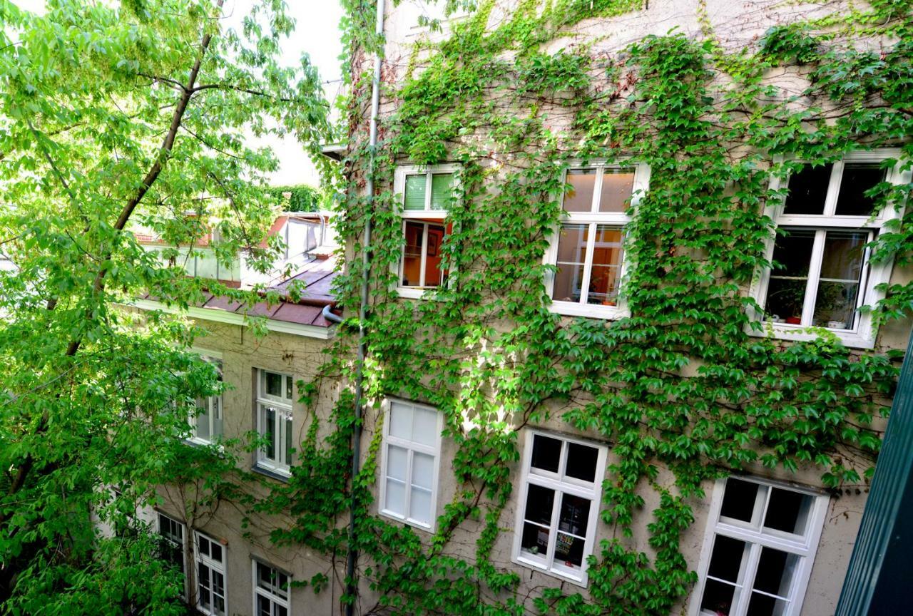 Charming With Balcony In Hip & Trendy Margareten Wien Eksteriør billede