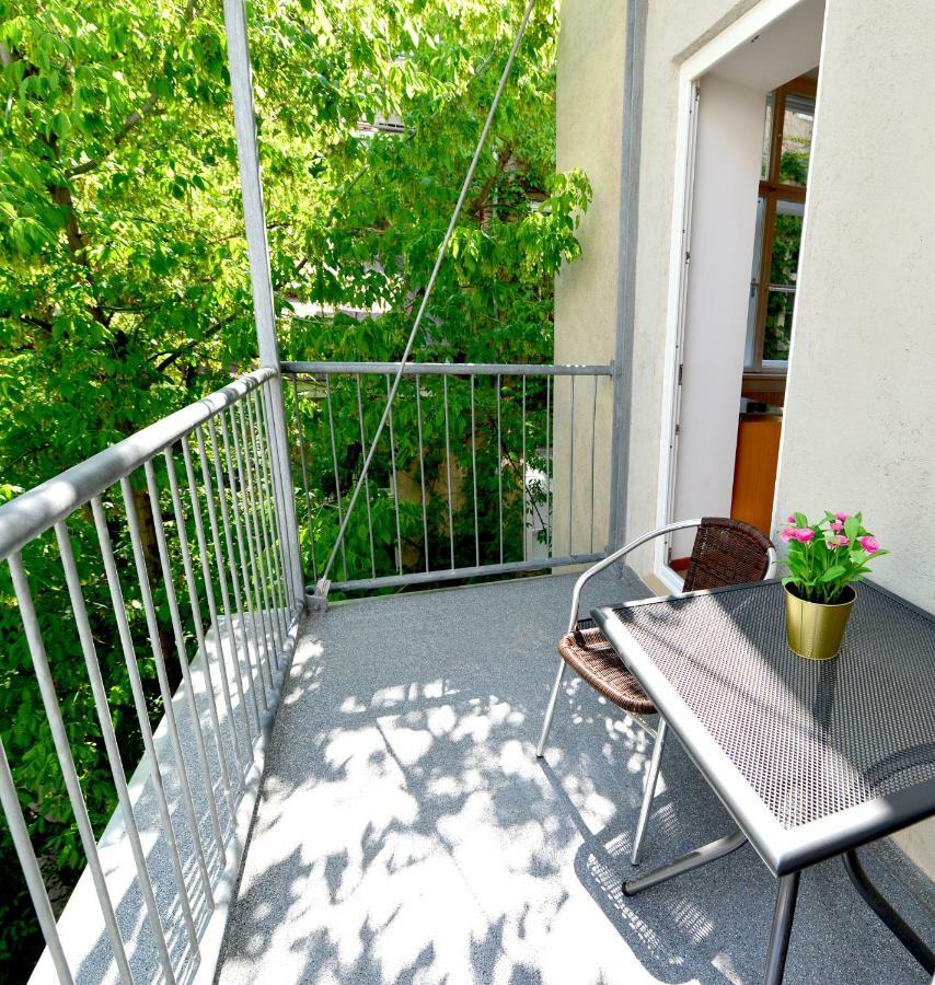 Charming With Balcony In Hip & Trendy Margareten Wien Eksteriør billede